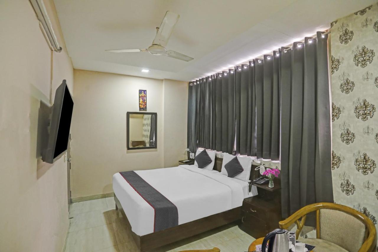 Hotel O Shivam Guest House Нью-Дели Экстерьер фото