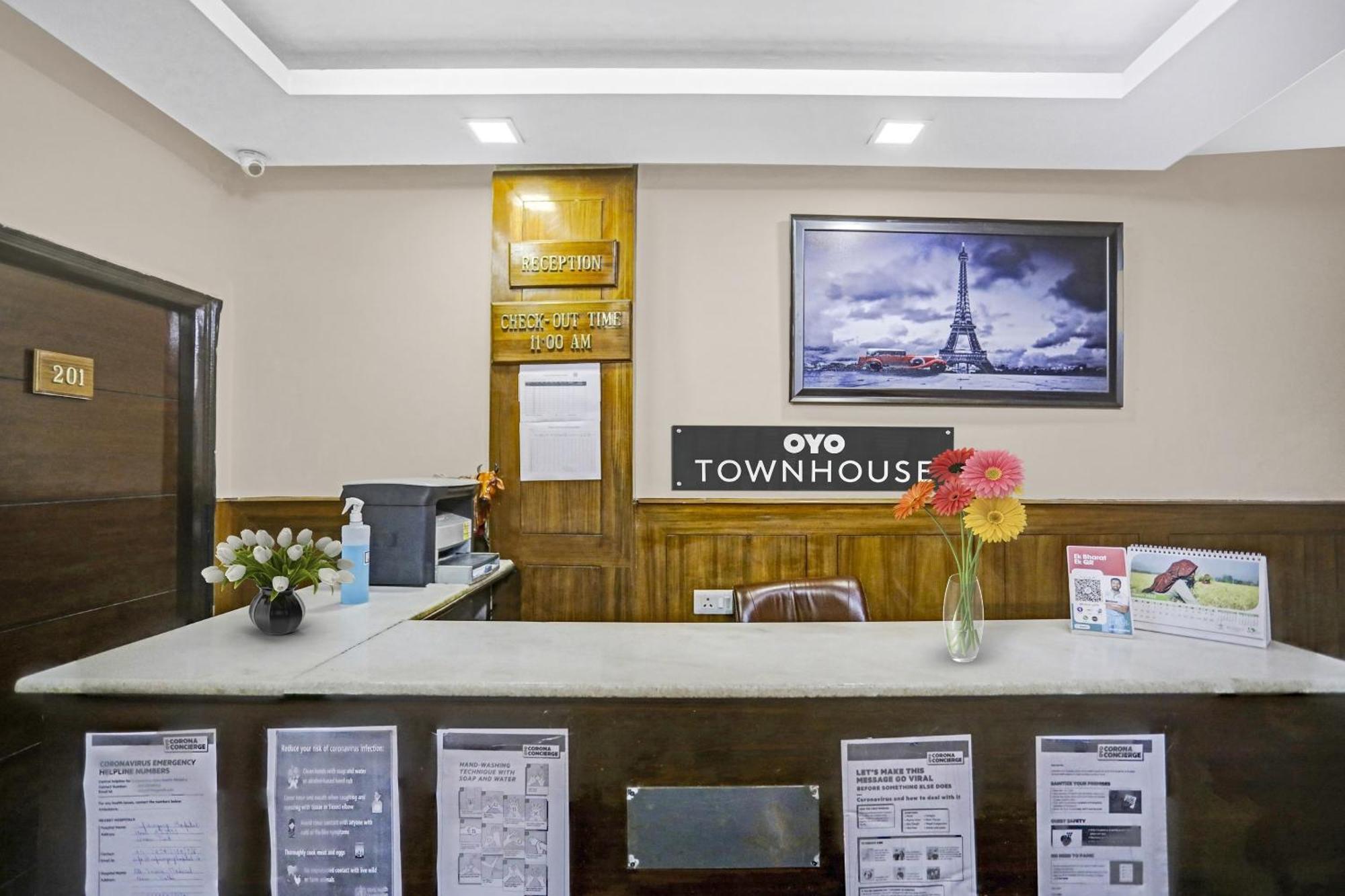 Hotel O Shivam Guest House Нью-Дели Экстерьер фото